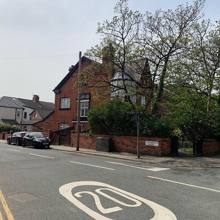 Be My Guest Liverpool - Ground Floor Apartment With Parking Eksteriør billede