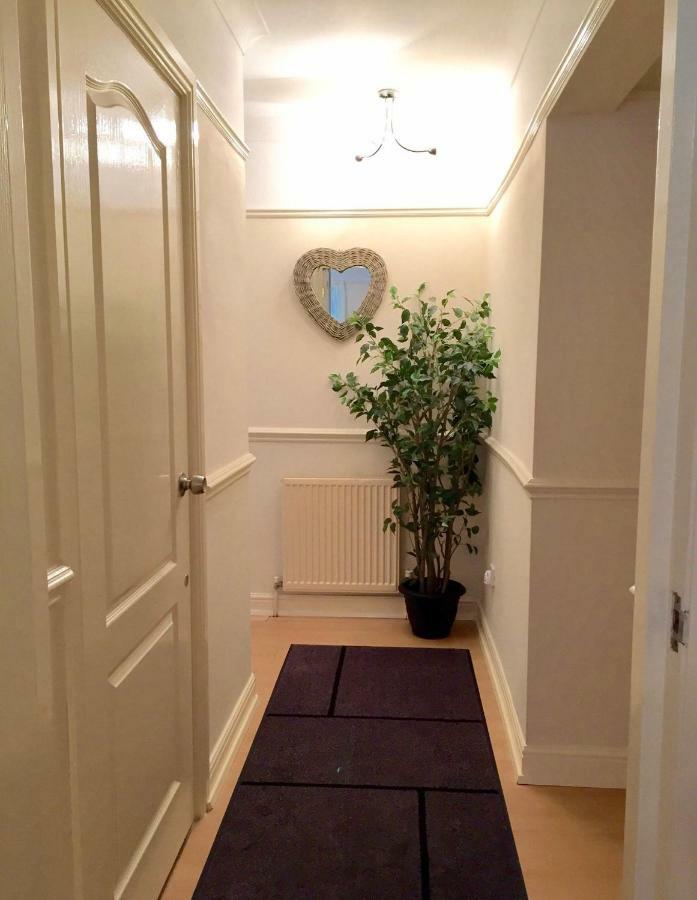 Be My Guest Liverpool - Ground Floor Apartment With Parking Eksteriør billede